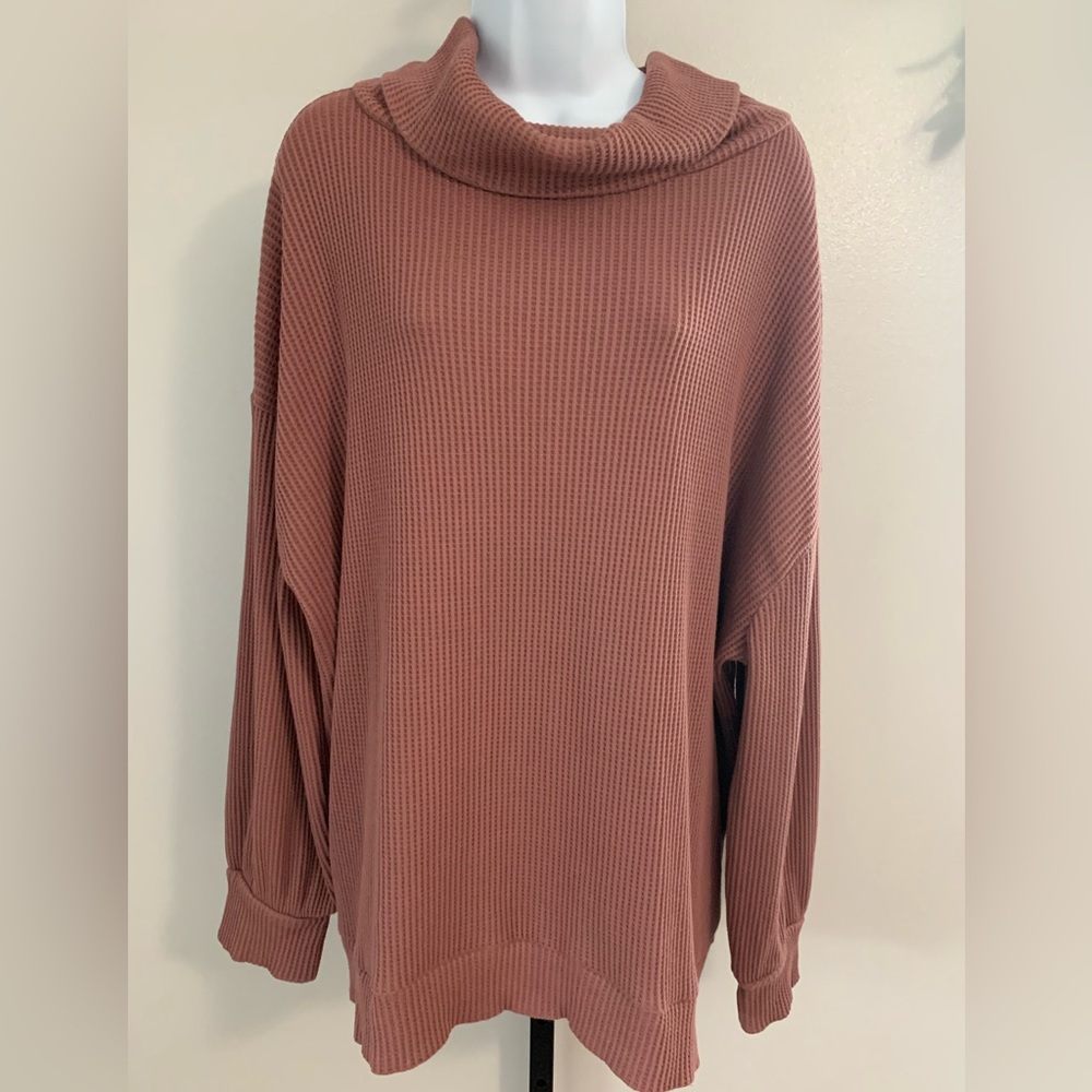 GAP Women's Turtleneck Sweater in Rich Mauve